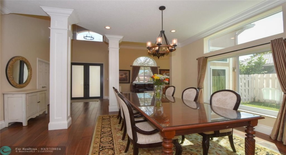 FORMAL DINING ROOM