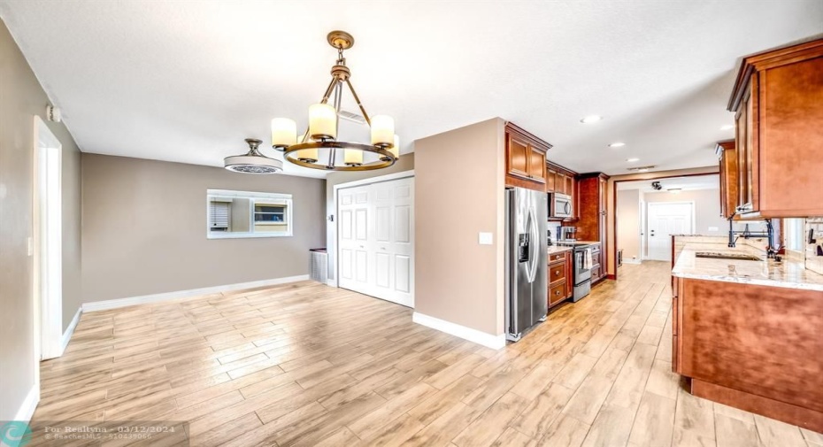 Dinning/Office/FLex Space unstaged