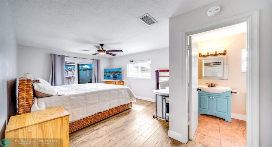 Primary suite 2