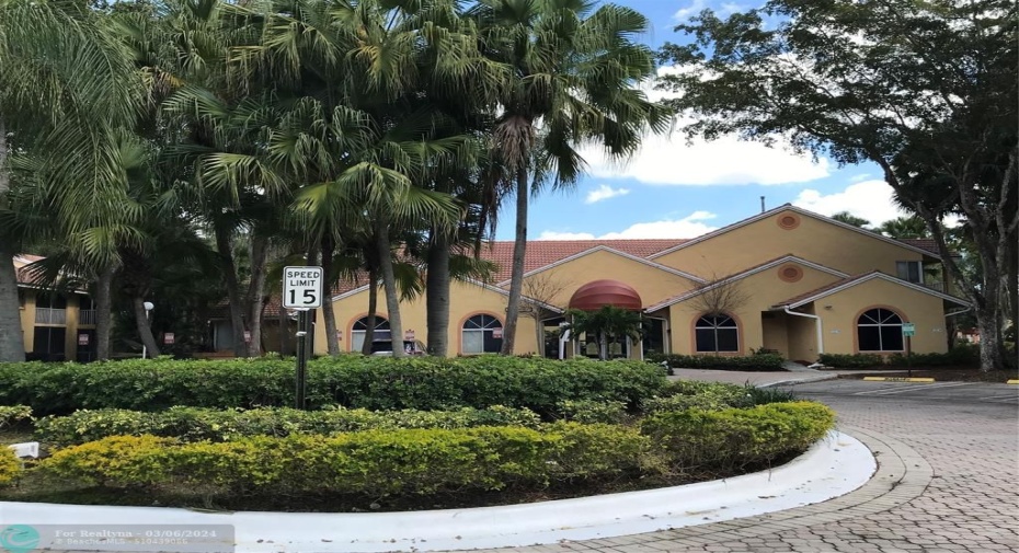 CLUBHOUSE.