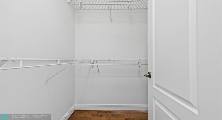 Master Walkin Closet