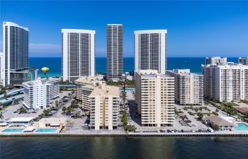 Plaza Towers Complex