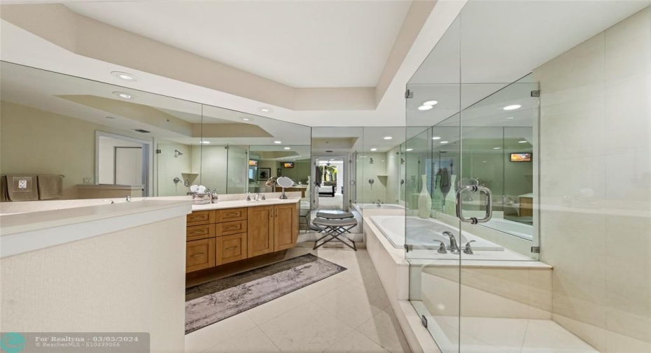 Primary bath