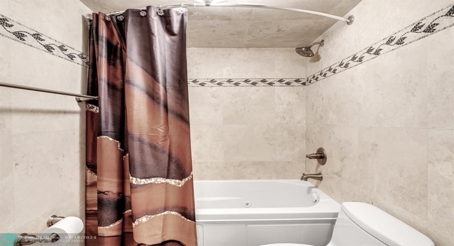 Jetted tub