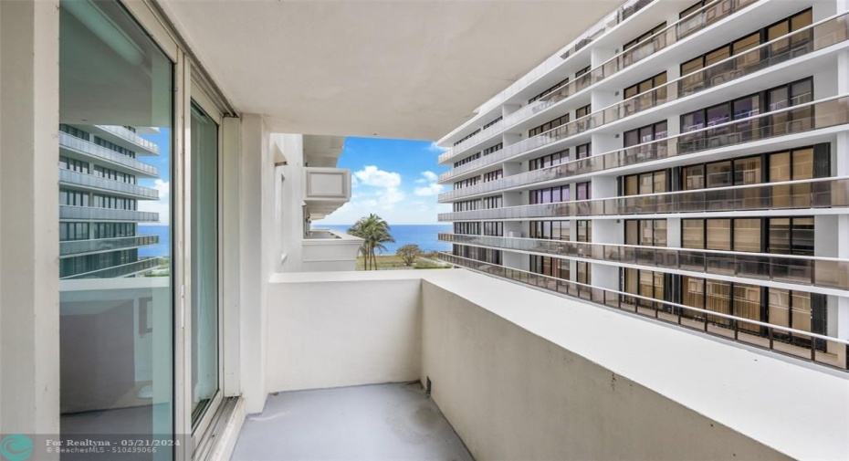 BALCONY