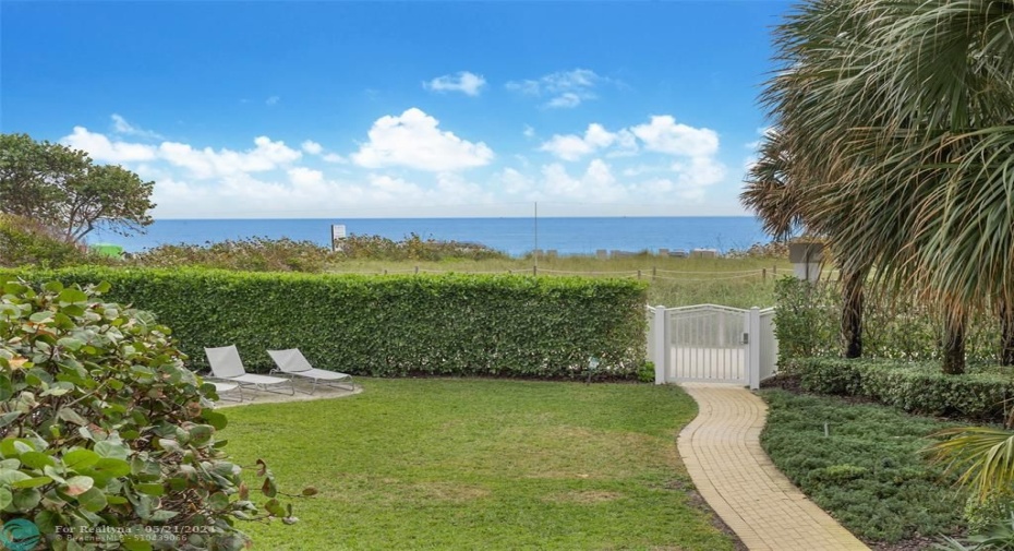 GATE ACCESS TO BEACH