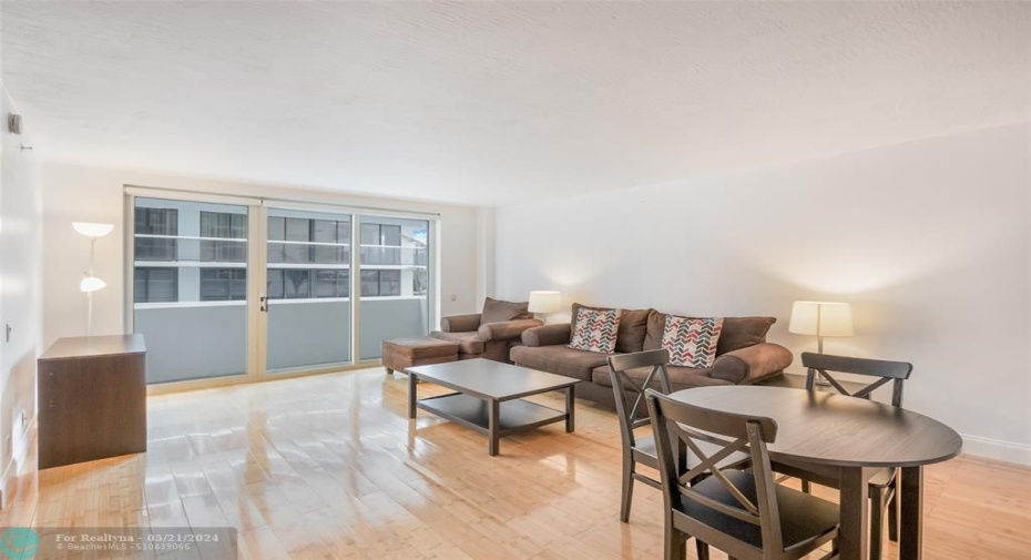 LIVING /DINING /BALCONY