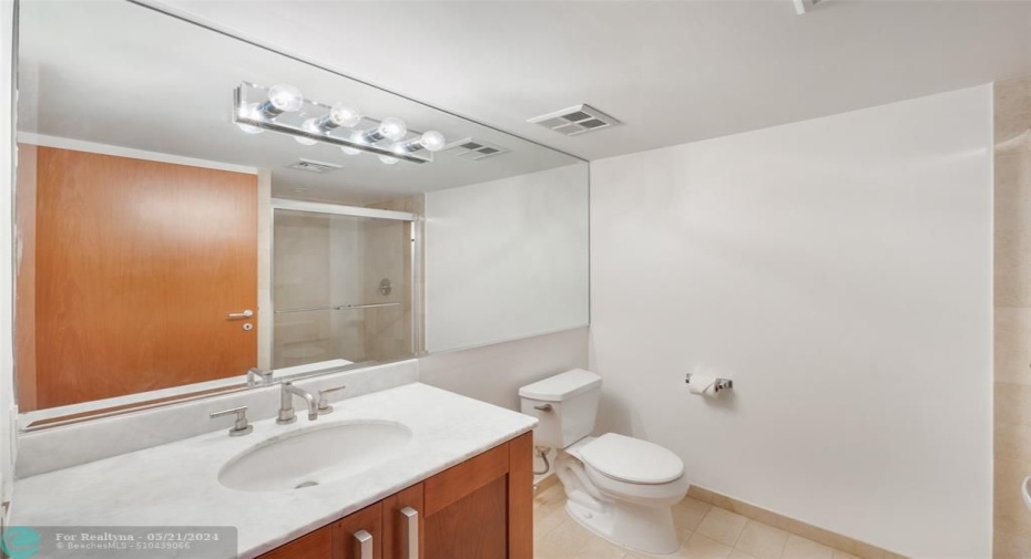 BATHROOM #1