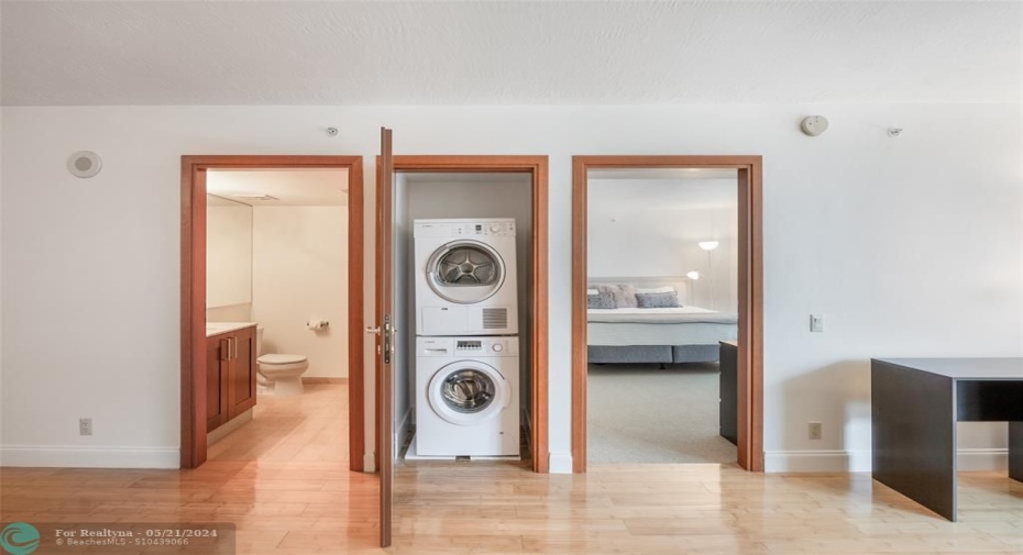 WASHER/DRYER