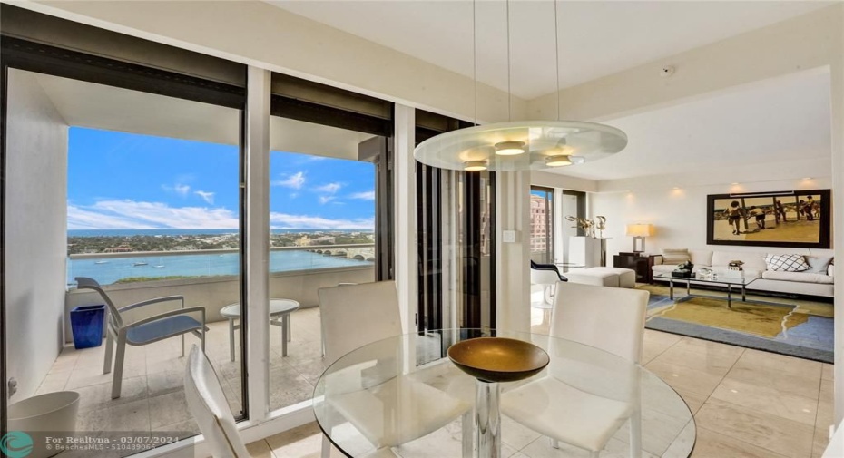 Breakfast nook
