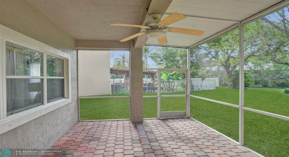 covered screened in patio