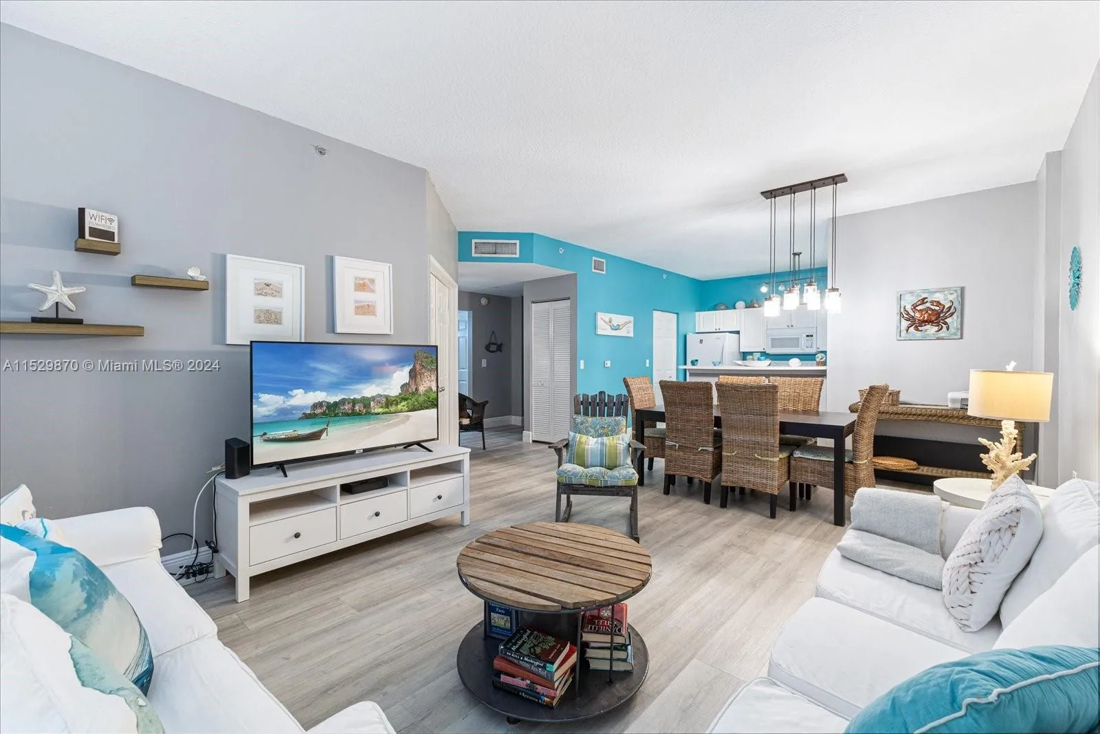 Unit #202. Spacious, cosy living room with open kitchen and access to the 2nd bedroom. Furniture included.
651 Okeechobee Boulevard, #202, West Palm Beach, FL. For Sale.