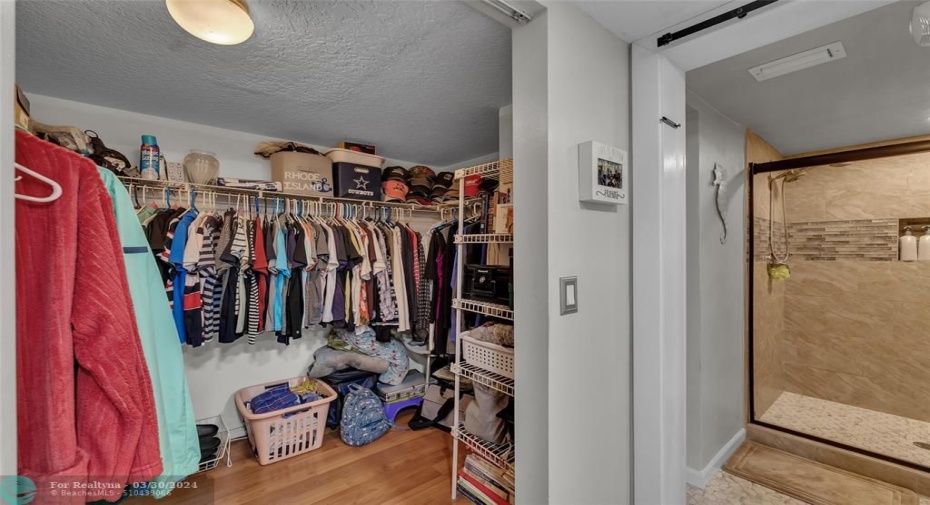 Walk in closet