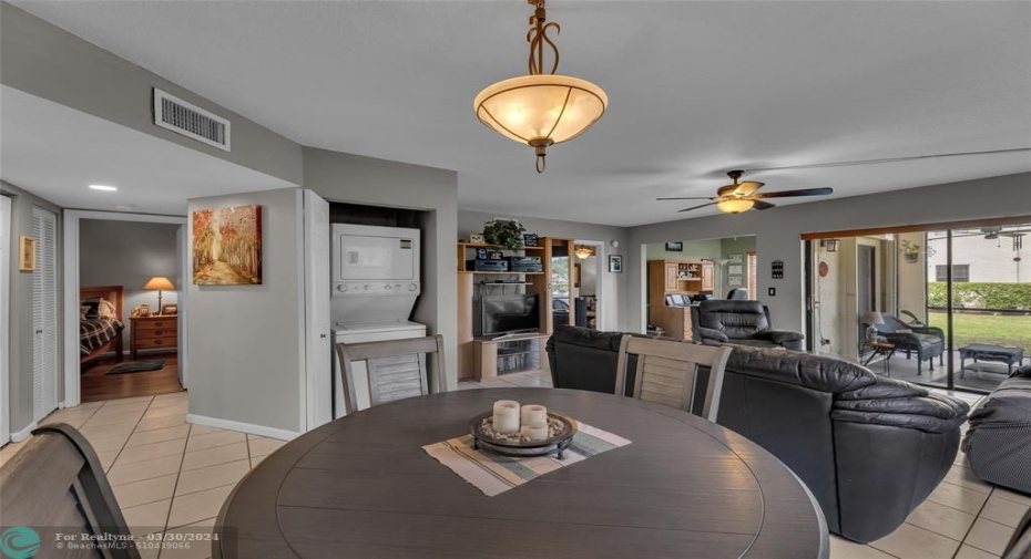 Living/dining open lay out
