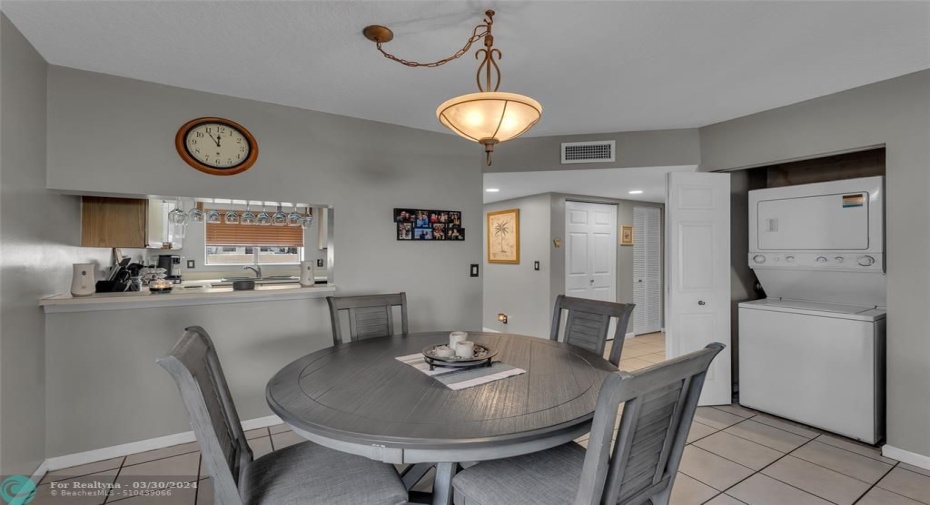 Living/dining open lay out