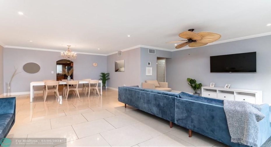 Unit 2 Living/Dinning