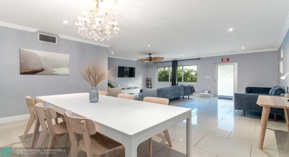 Unit 2 Dinning/Living