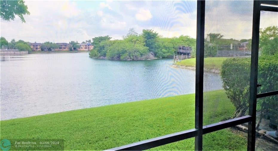 Screened porch, lake & island views