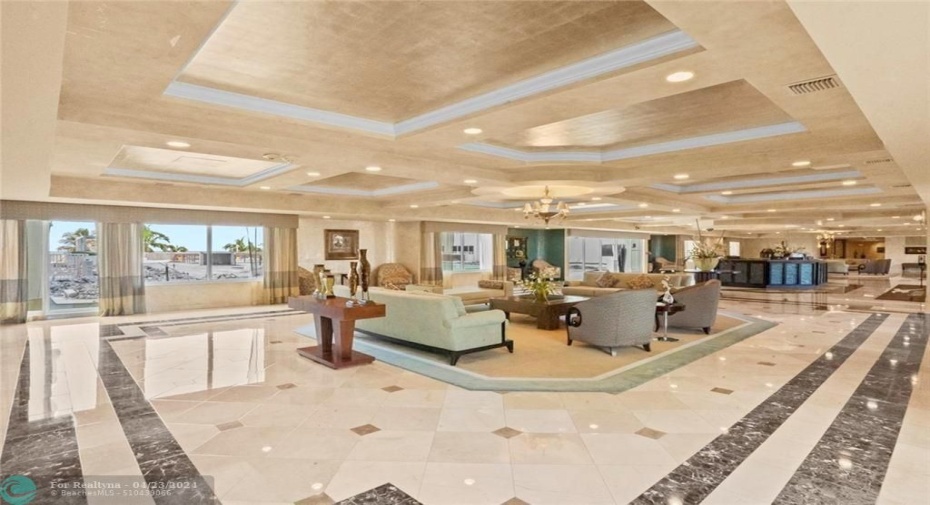 BEAUTIFUL HUGE LOBBY