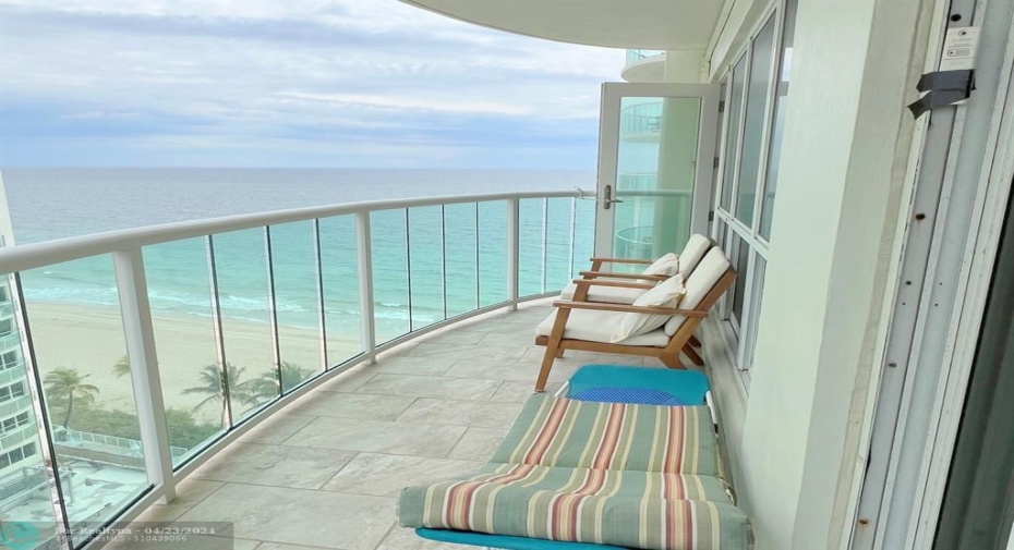 BEAUTIFUL OCEAN VIEWS FROM BALCONY