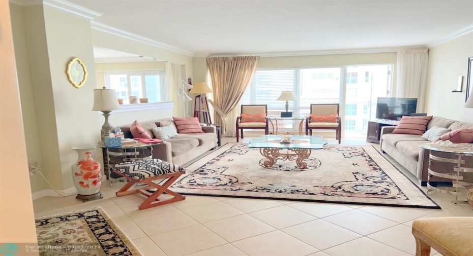 HUGE LIVING ROOM