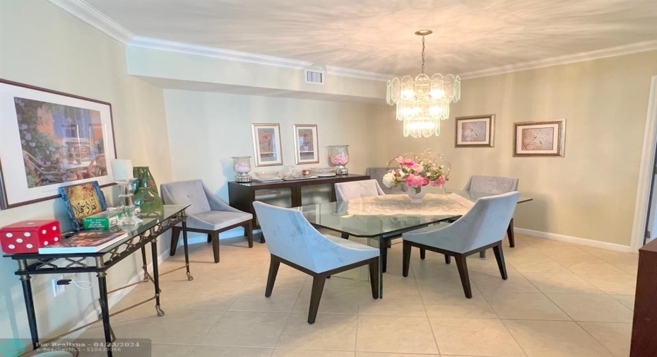 BIG FROMAL DINNING ROOM