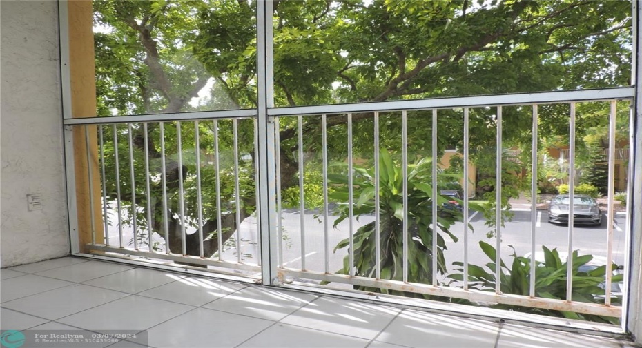 SCREENED BALCONY