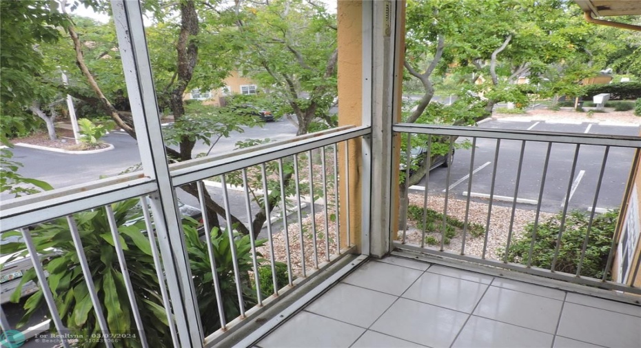 SCREENED BALCONY