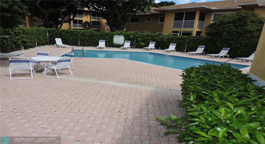 COMMUNITY SWIMMING POOL