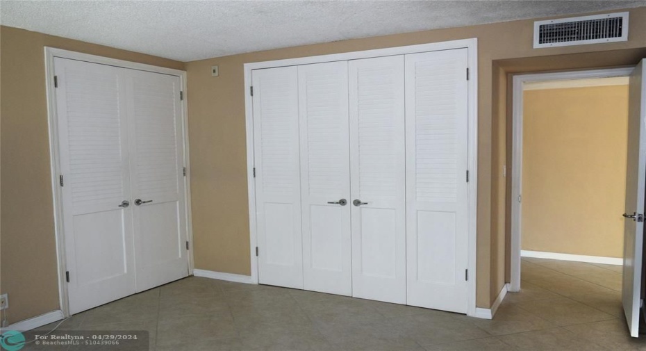 Second bedroom - Murphy Bed andadditional closet space