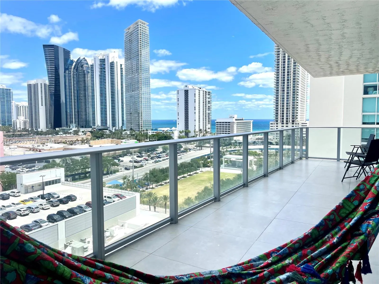 Corner unit with a beautiful ocean view!