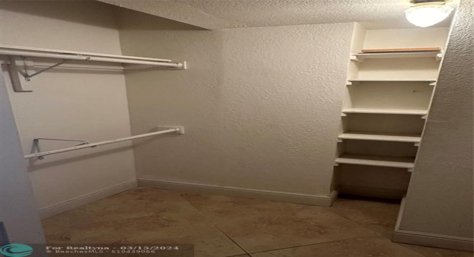 WALKIN CLOSET