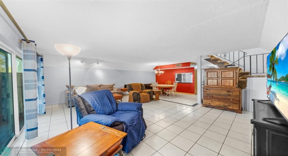 LIVING /DINING AREA