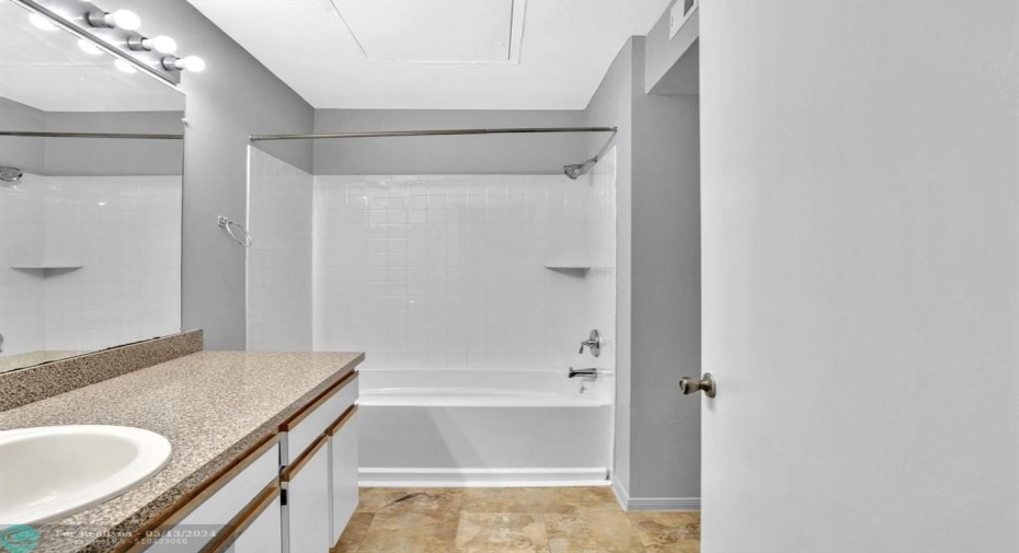 Primary En-Suite Bathroom