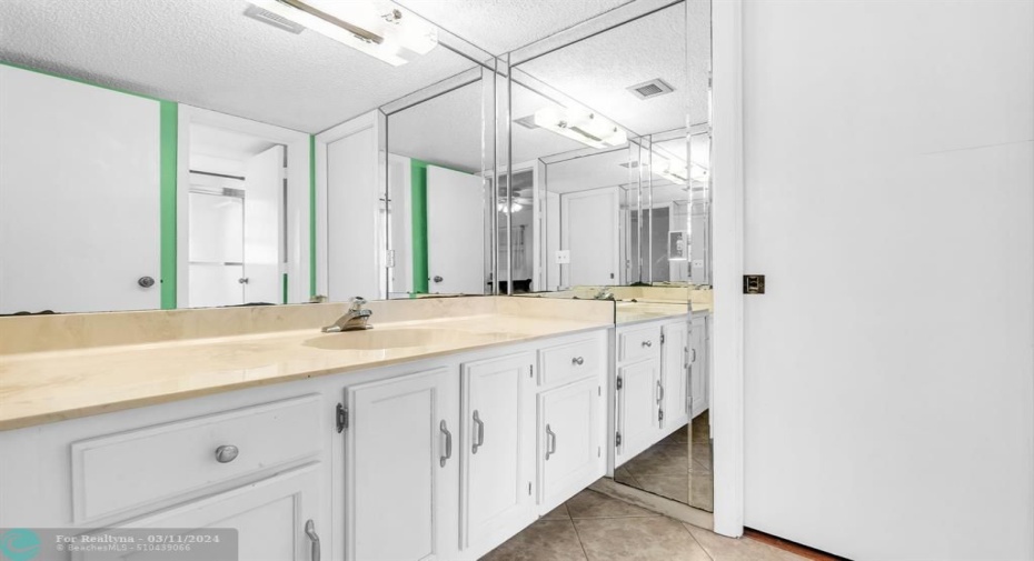 2nd Bathroom