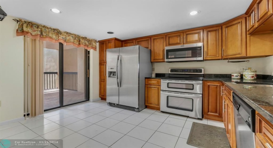 Eat-In Kitchen
