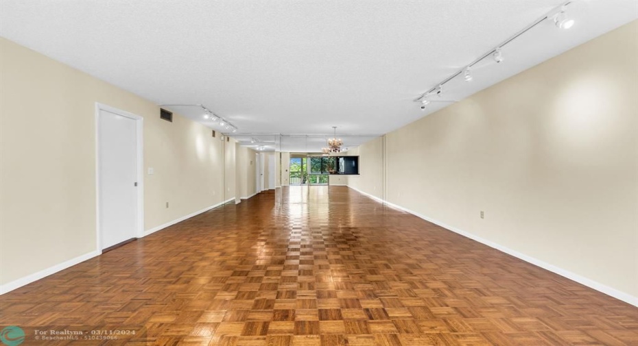 Living Dining Area