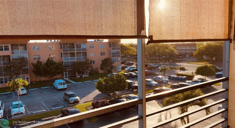 West View, Roller shades to block the setting sun