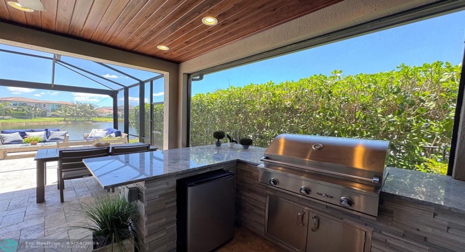 Outdoor Kitchen
