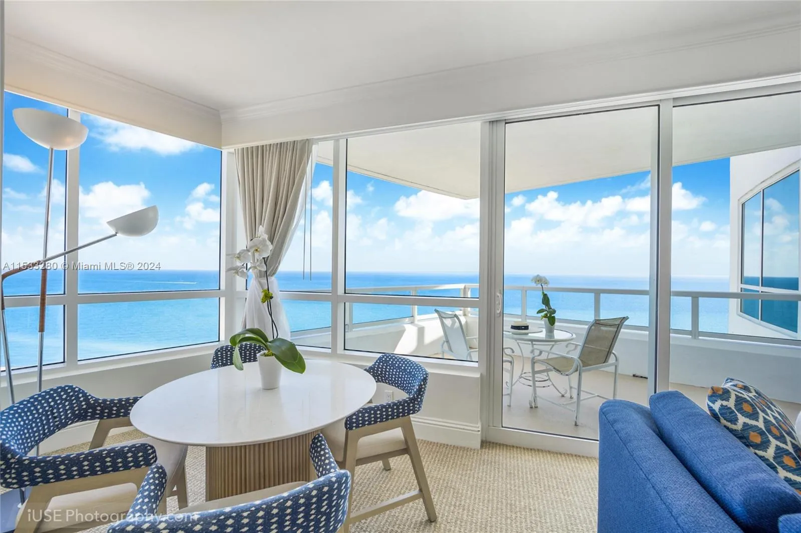 Dinning room and balcony area