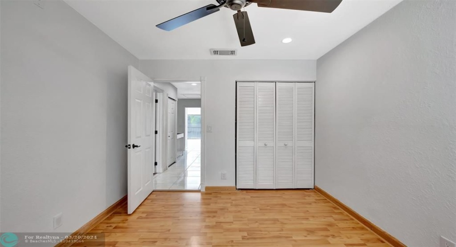 good size bedroom