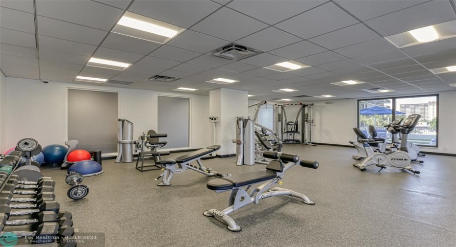 Stay in shape! Open 24/7