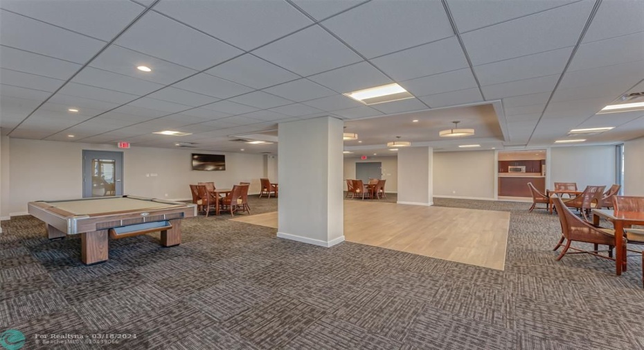 Great space for work, relaxation or a private party! Internet access!