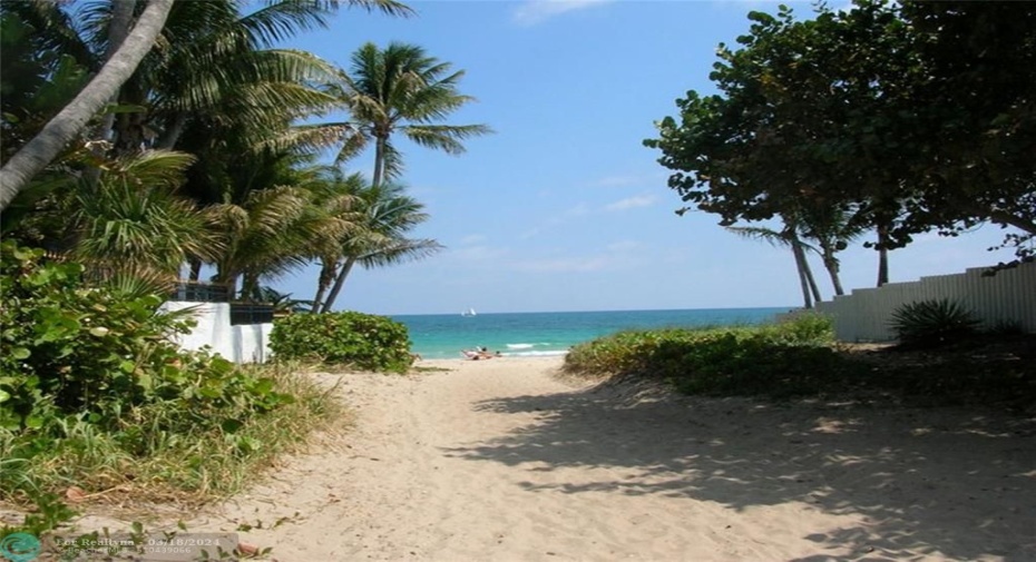DIRECT BEACH ACCESS