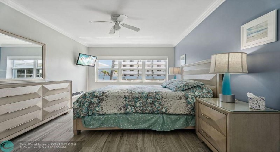 Nicely appointed large bedroom