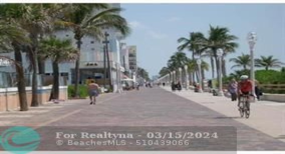 Steps to the Hollywood Beach broadwalk