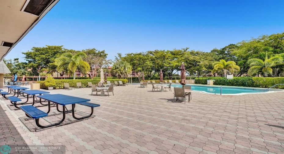 Over Sized Pool Patio