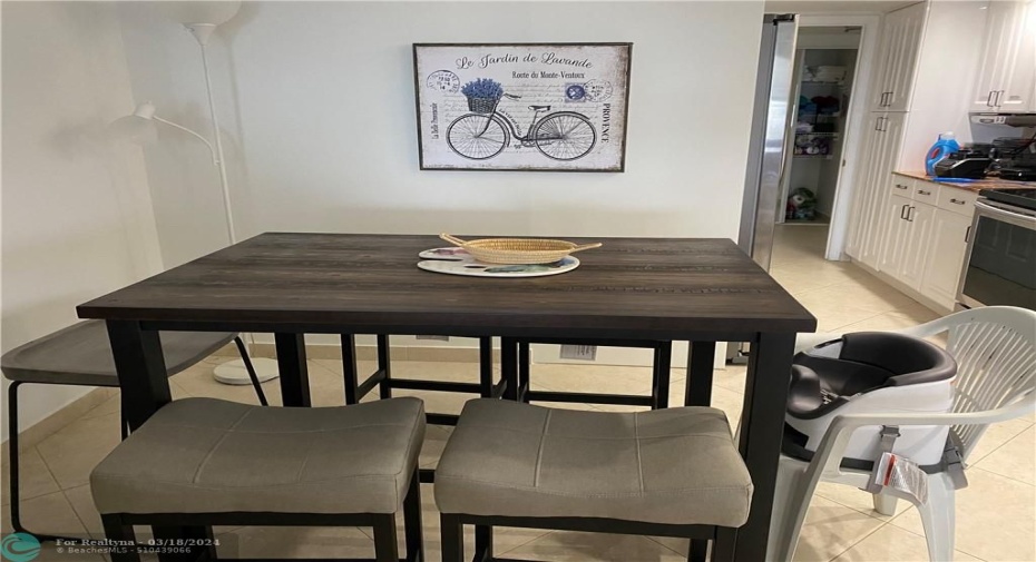 eat in kitchen