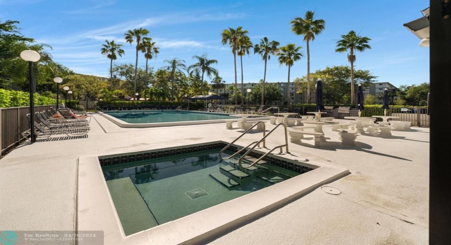 Pool, jacuzzi