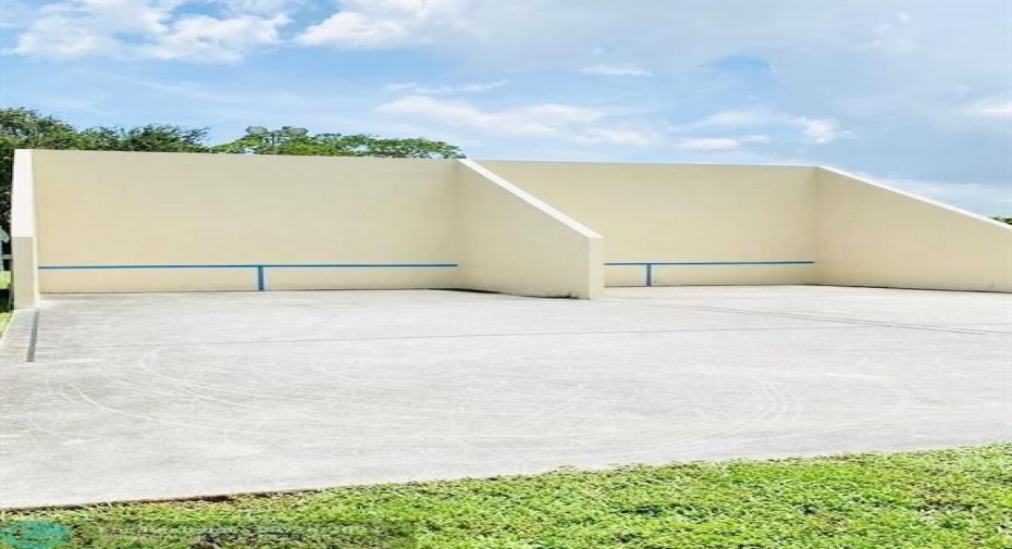 Pickle ball court